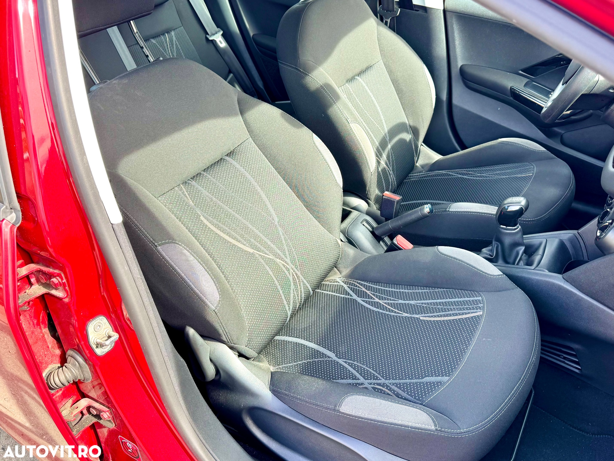 Peugeot 208 1.2 L PureTech Allure - 9
