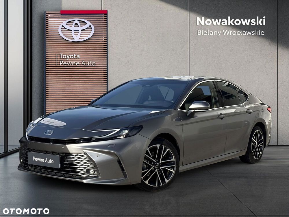 Toyota Camry - 1
