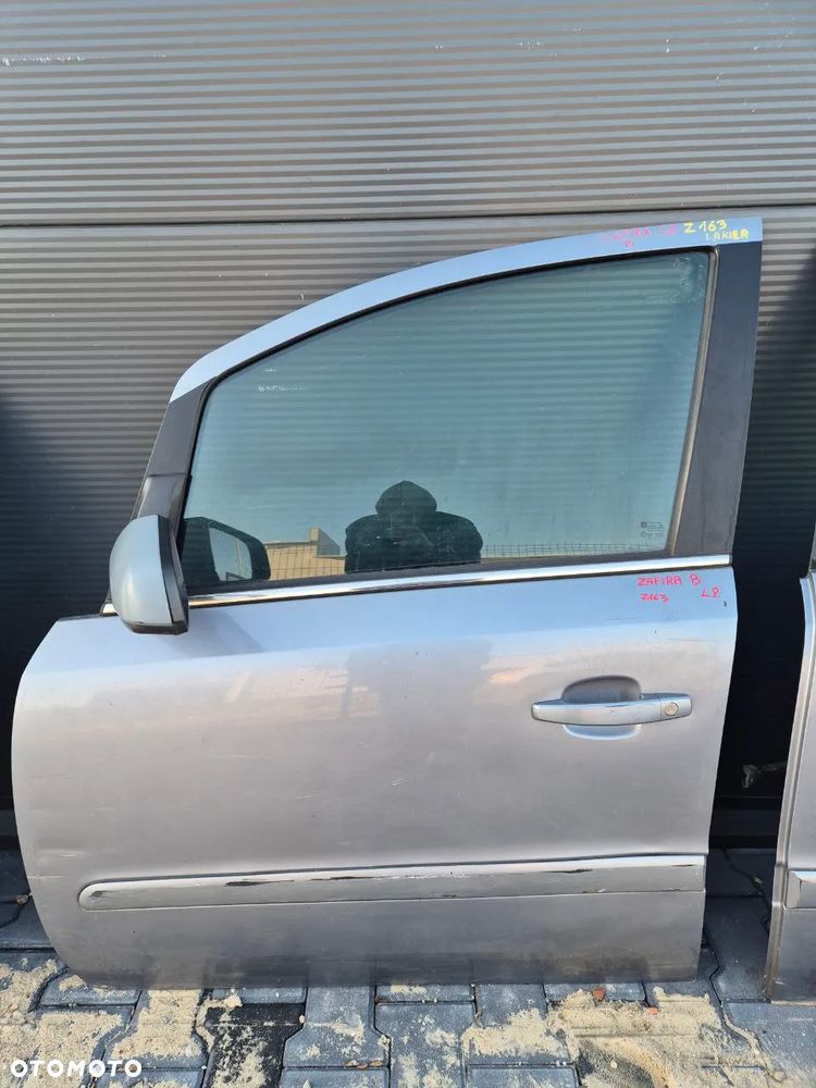 DRZWI KLAPA MASKA OPEL ZAFIRA II B - 34