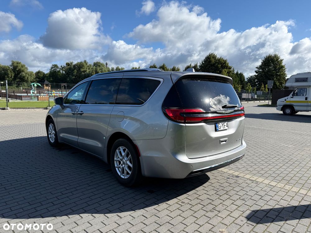 Chrysler Pacifica - 12