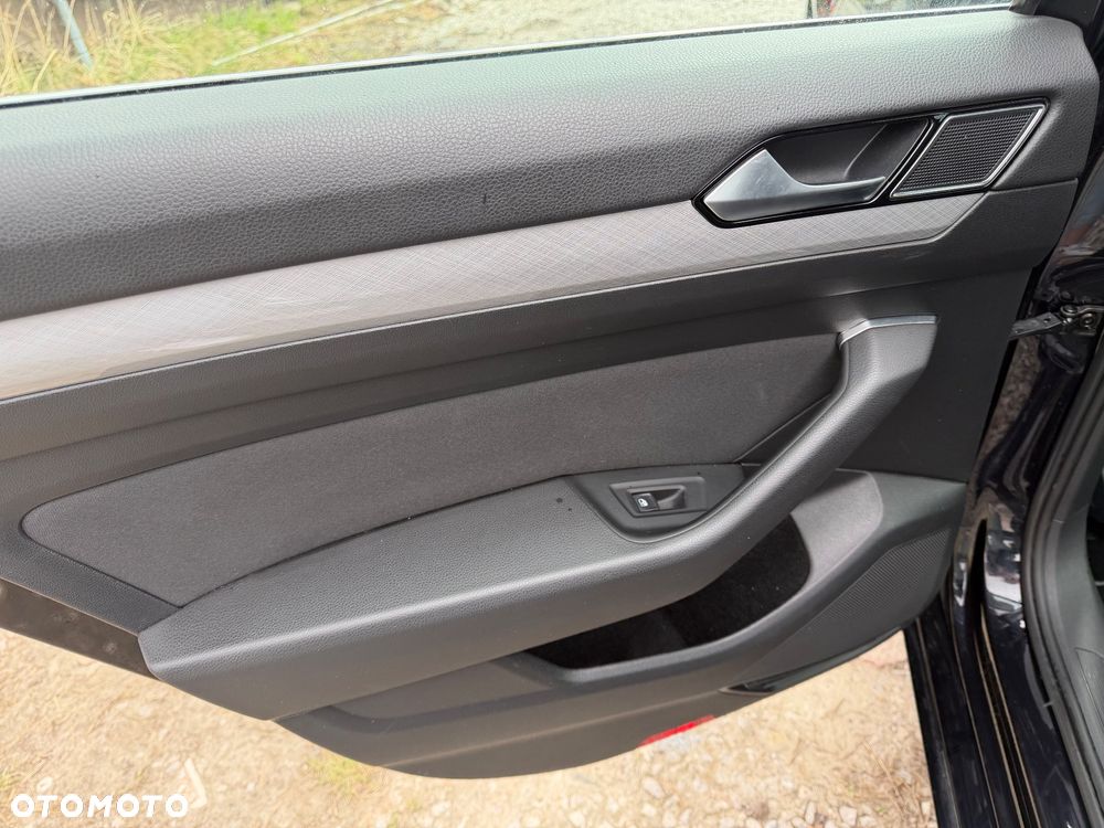 Volkswagen Passat 1.5 TSI EVO Business DSG - 25