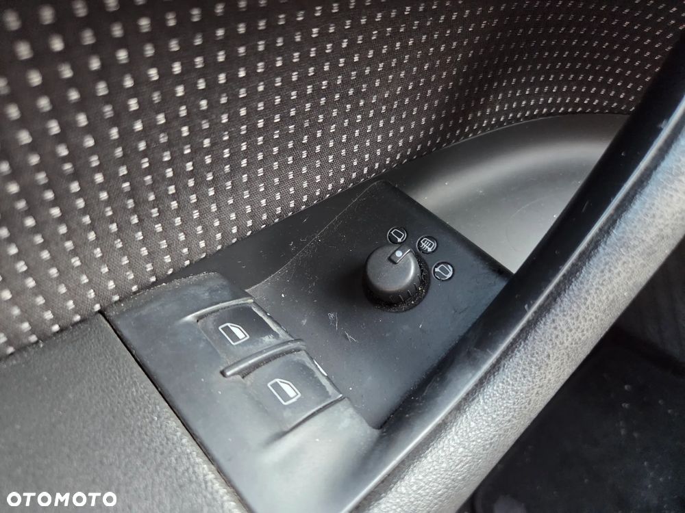 Audi A3 3-drzwiowe 1.6 Attraction - 18