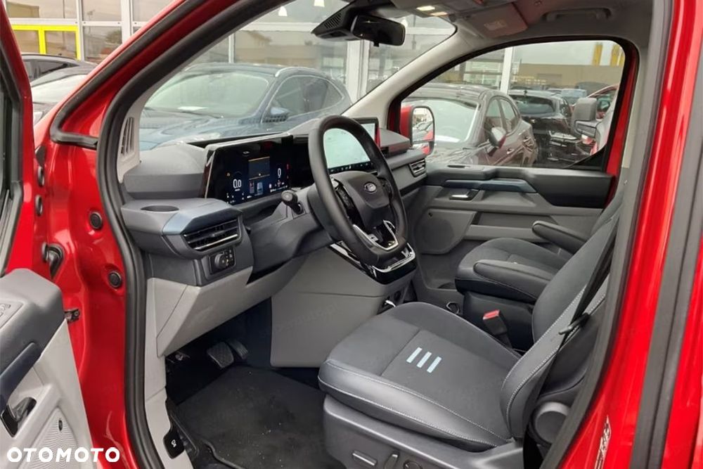 Ford Tourneo Custom - 9