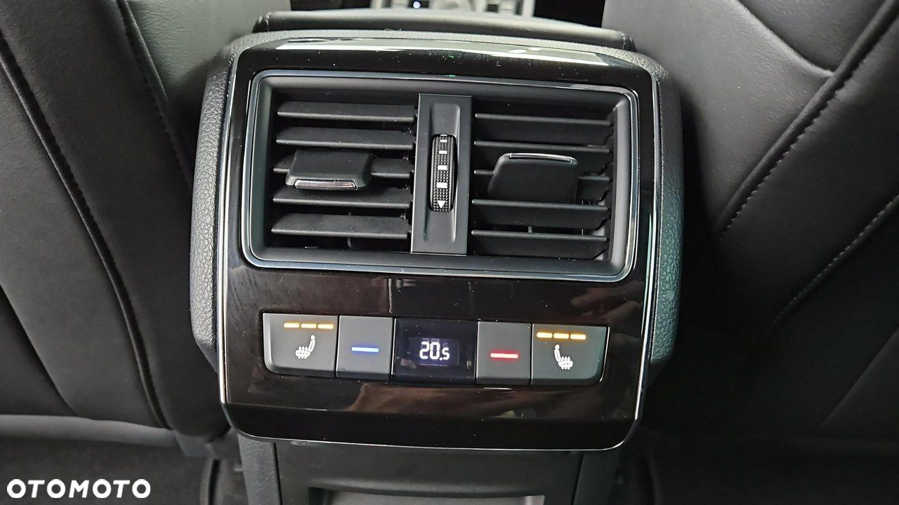 Skoda Superb 2.0 TDI SCR L&K DSG - 24