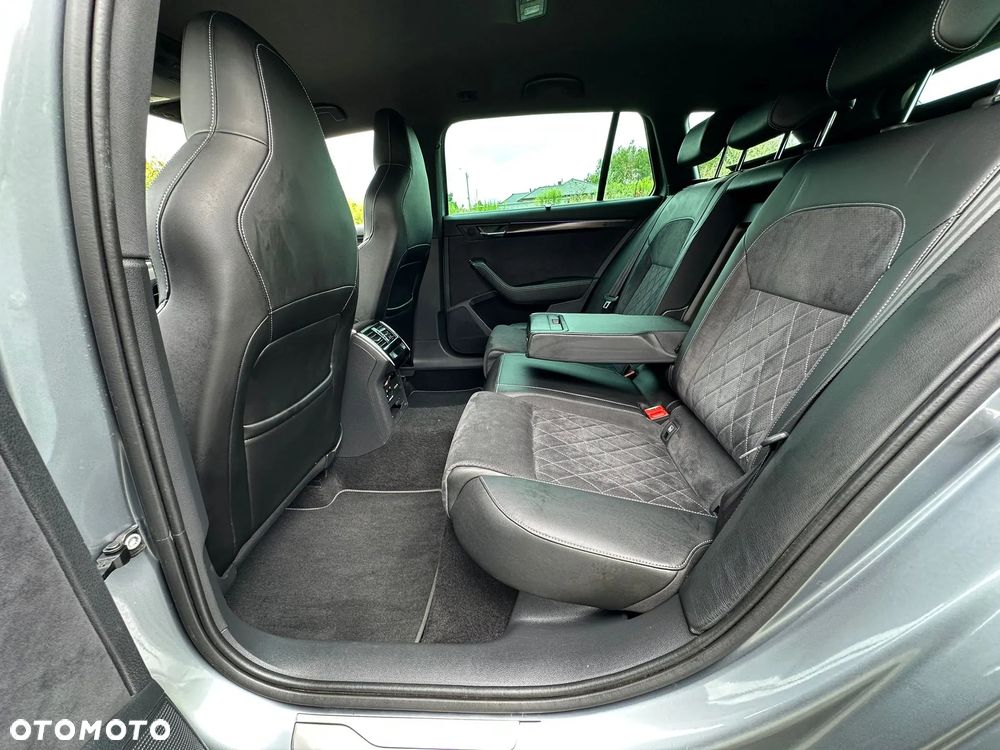 Skoda Superb 2.0 TDI SCR Sportline DSG - 22