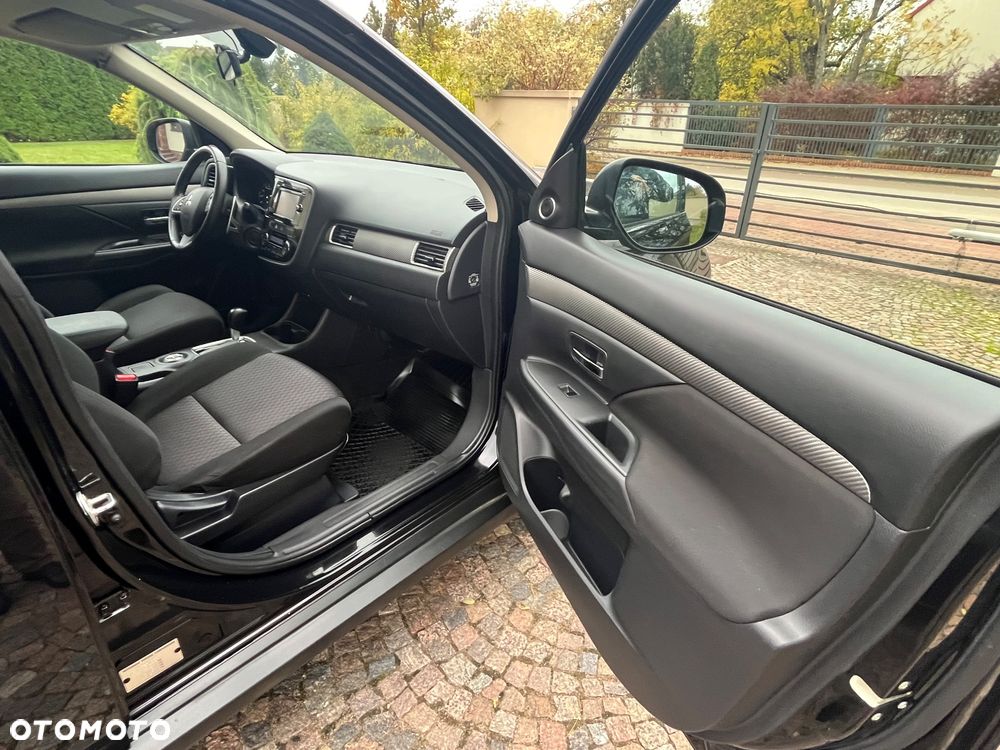 Mitsubishi Outlander 2.0 Intense + - 28