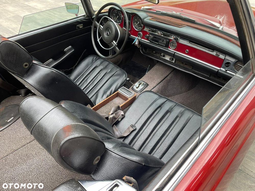 Mercedes-Benz 280 - 12