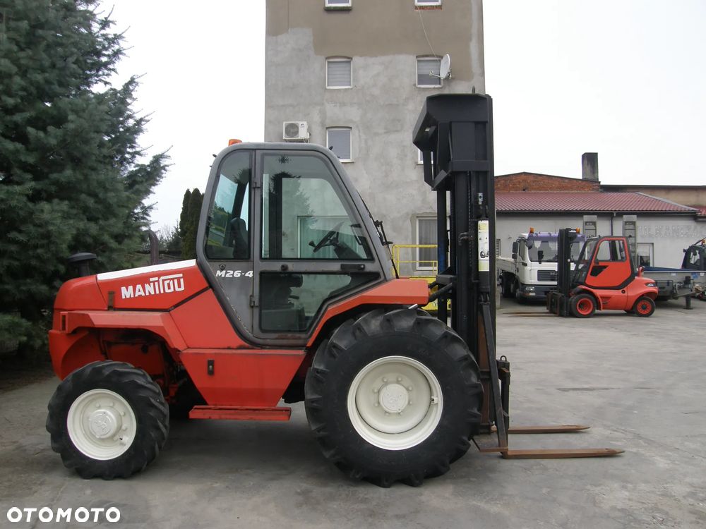 Manitou M26-4 4x4 2004 2100h maszt 10m kosz sprowadzony - 2