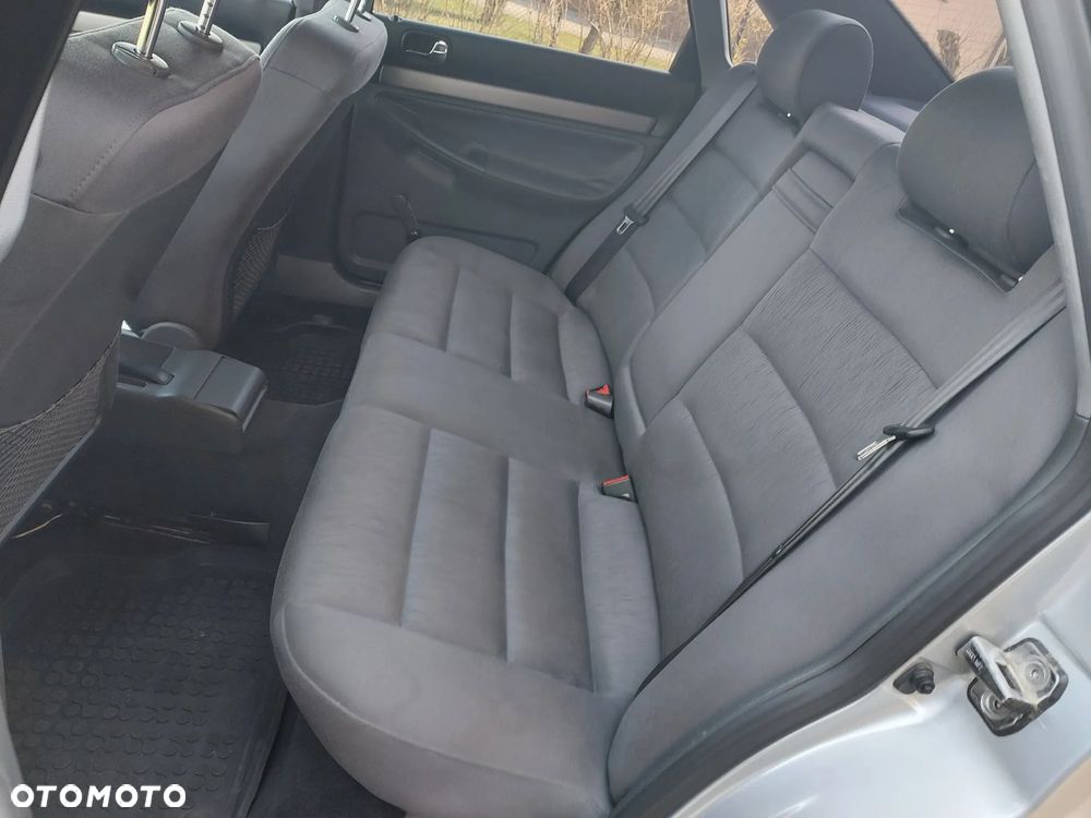 Audi A4 Limousine - 30