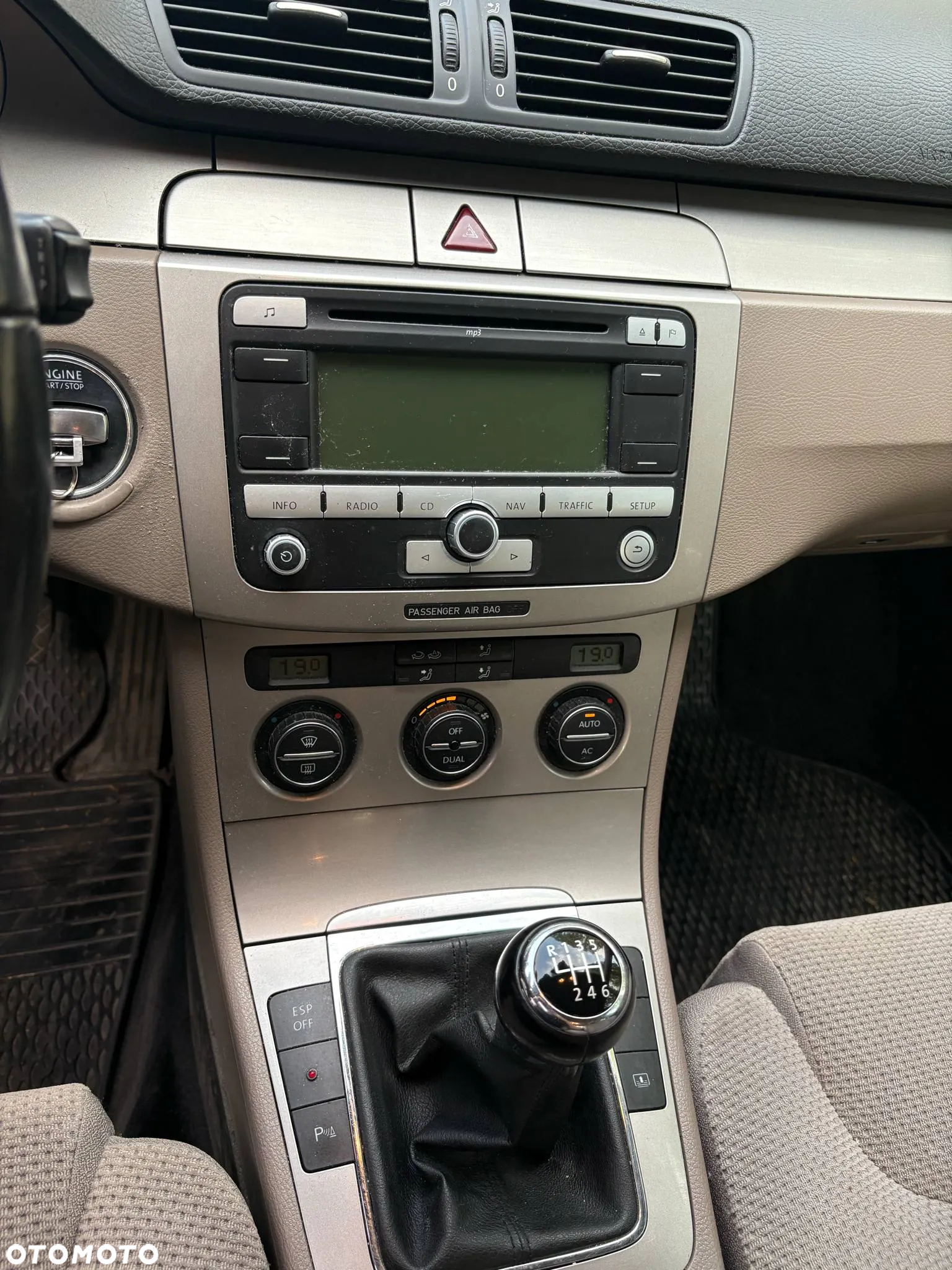 Volkswagen Passat 1.4 TSI Comfortline - 11
