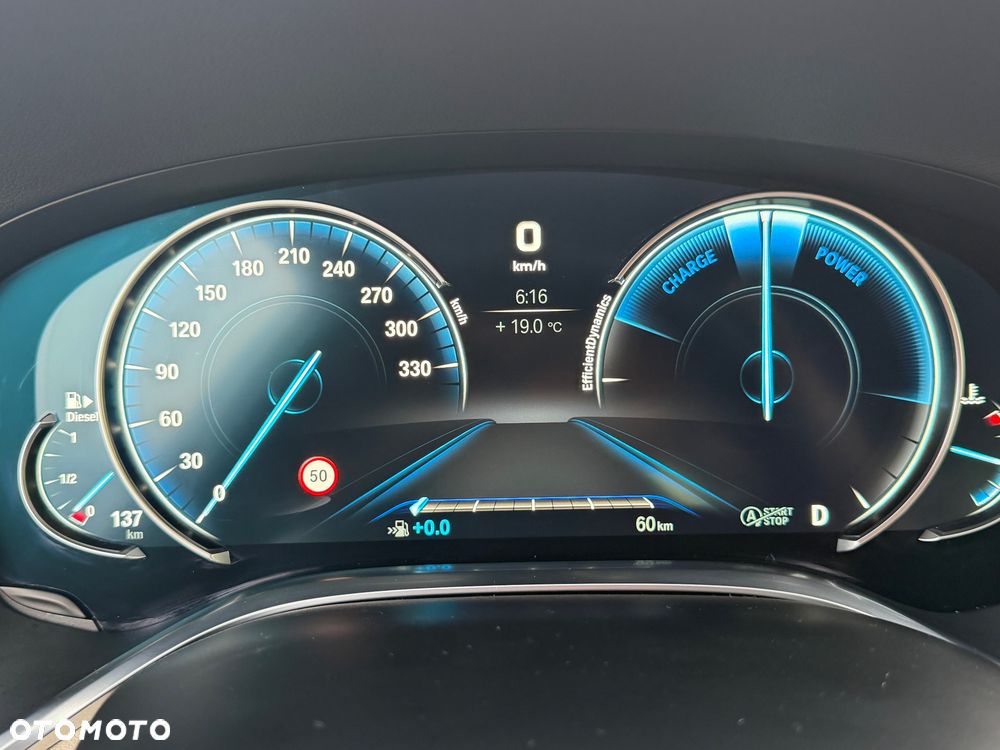 BMW Seria 7 740d xDrive - 34