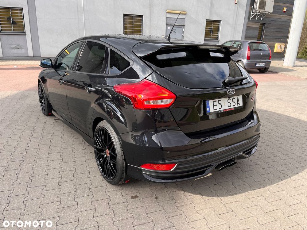 Ford Focus 2.0 EcoBoost ST - 8