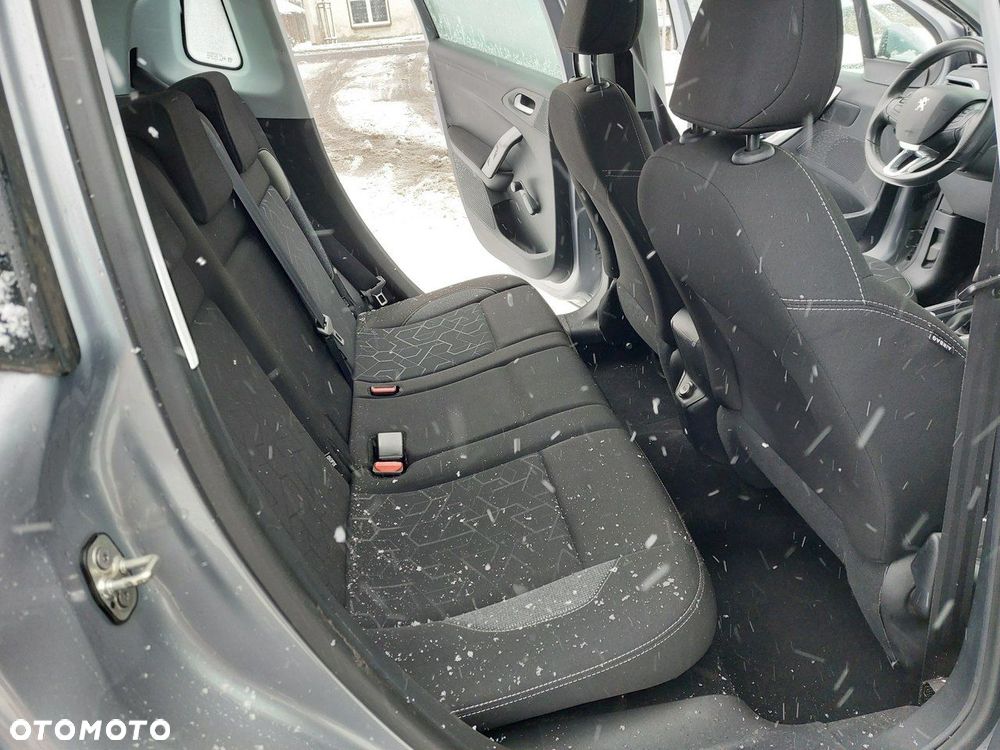 Peugeot 2008 - 11