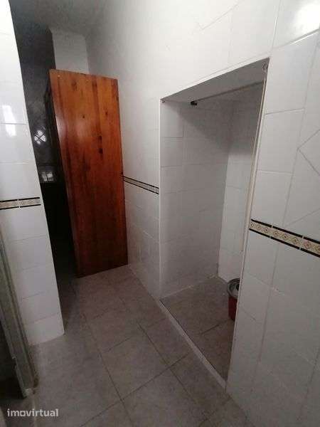 Arrendo T0 no centro de Beja - Grande imagem: 4/7