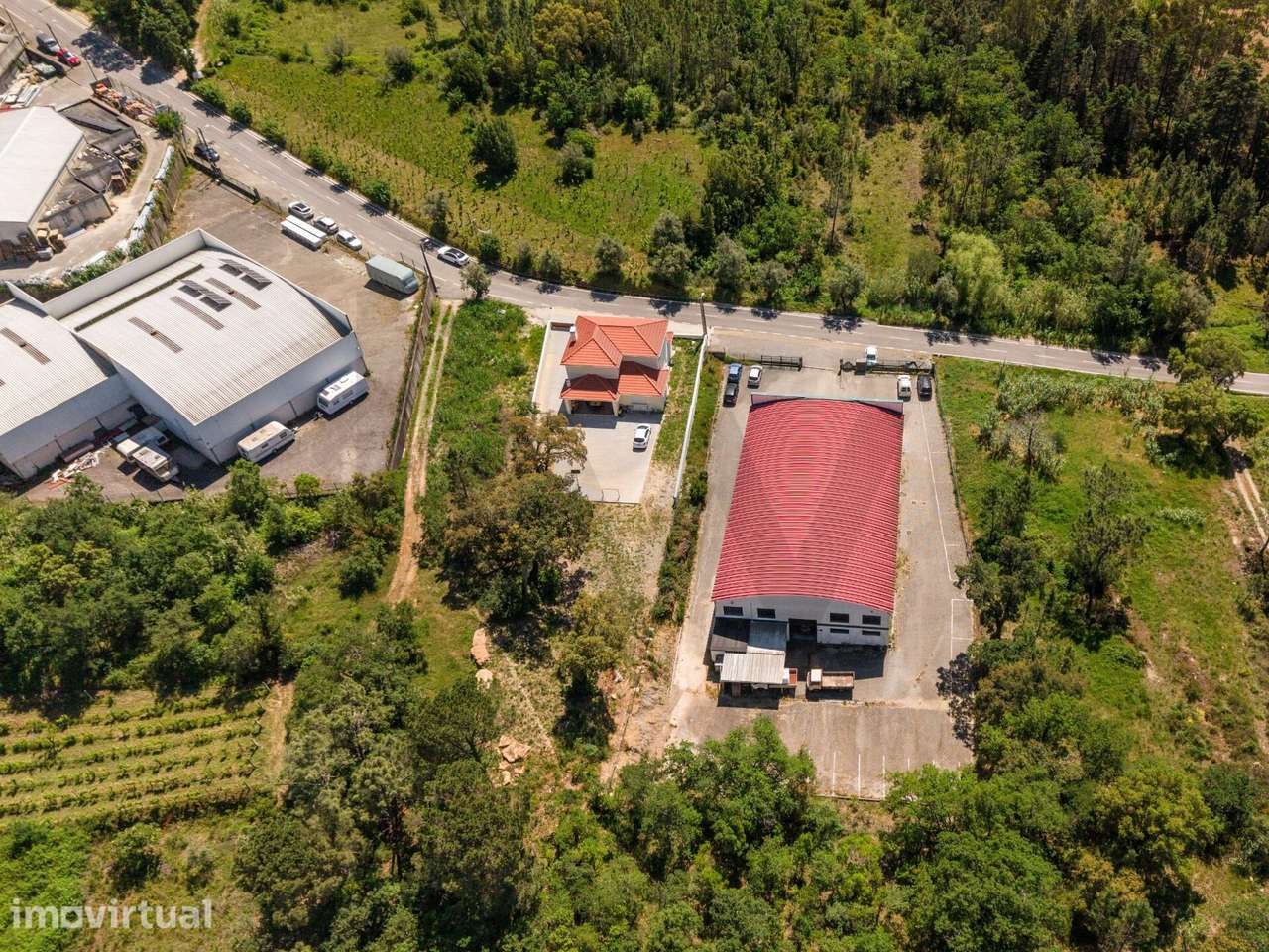 Armazém com 550 m2 em localização estratégica – Brasfemes - Grande imagem: 4/20