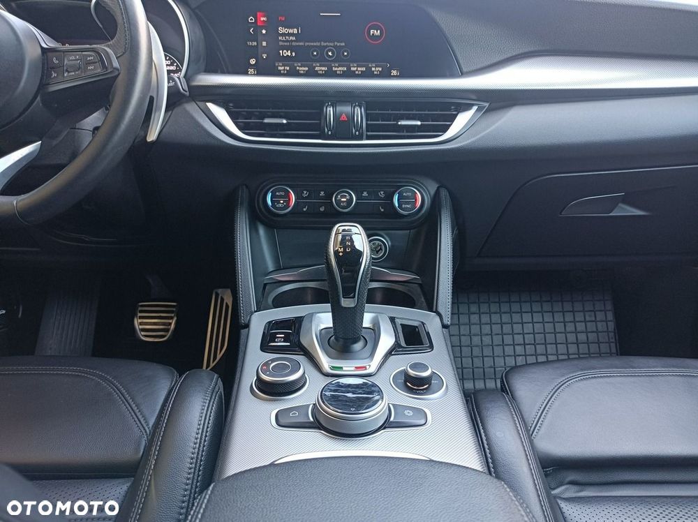 Alfa Romeo Stelvio - 30