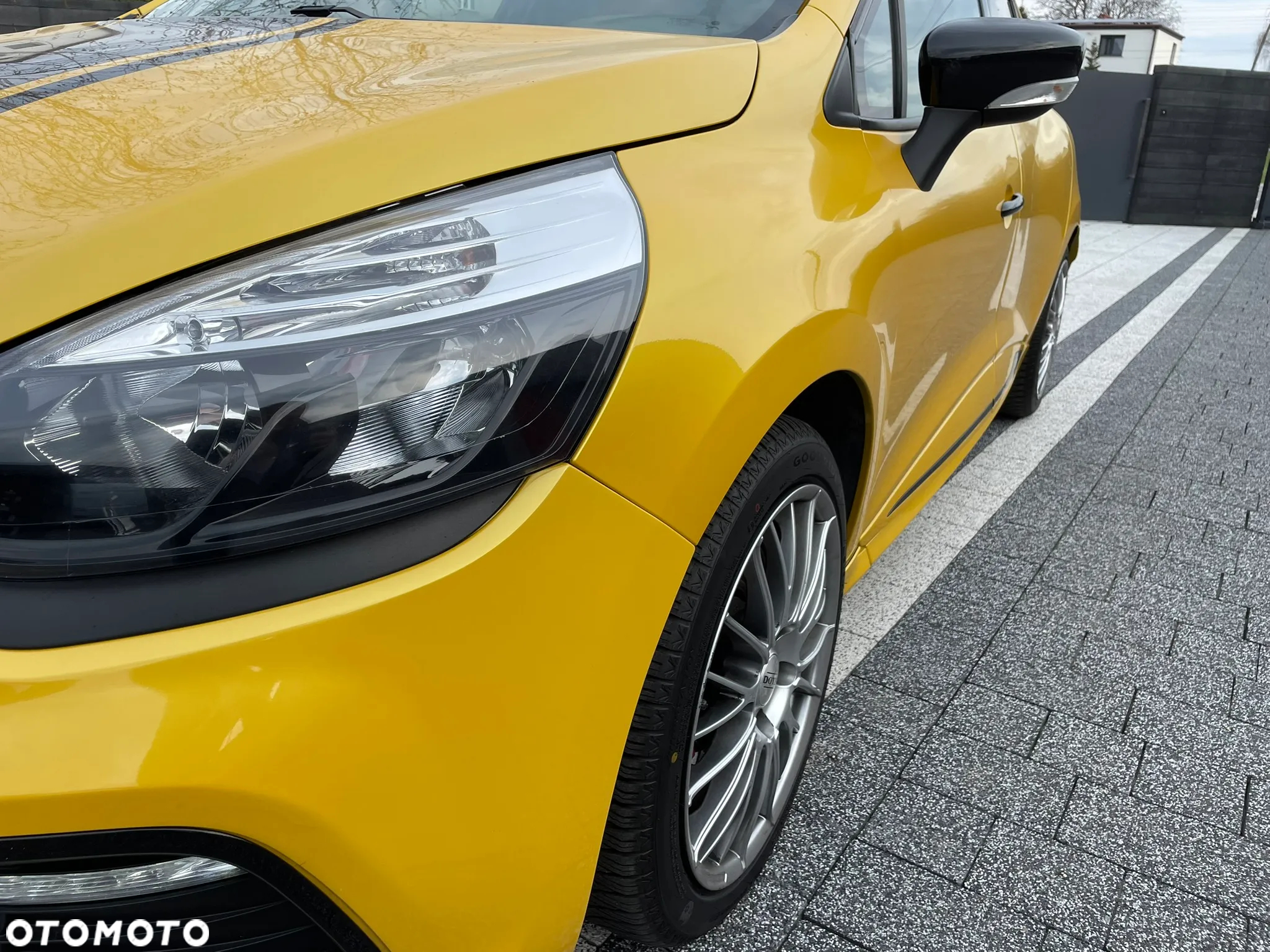 Renault Clio 1.6 R.S 200 EDC - 10
