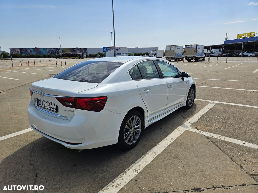 Toyota Avensis 2.0 D-4D Executive Terracotta - 5