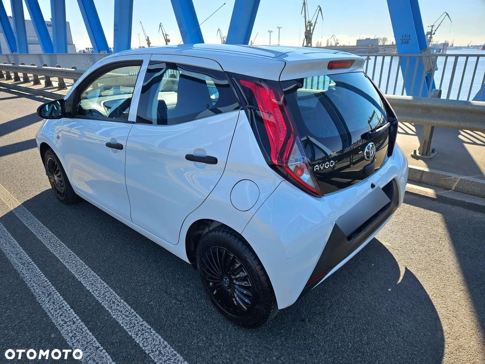 Toyota Aygo x-business - 10