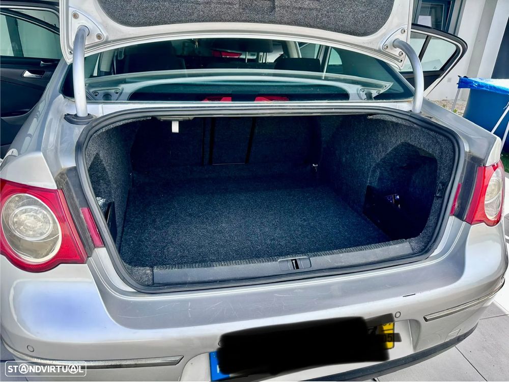 VW Passat 1.9 TDi Confortline - 11