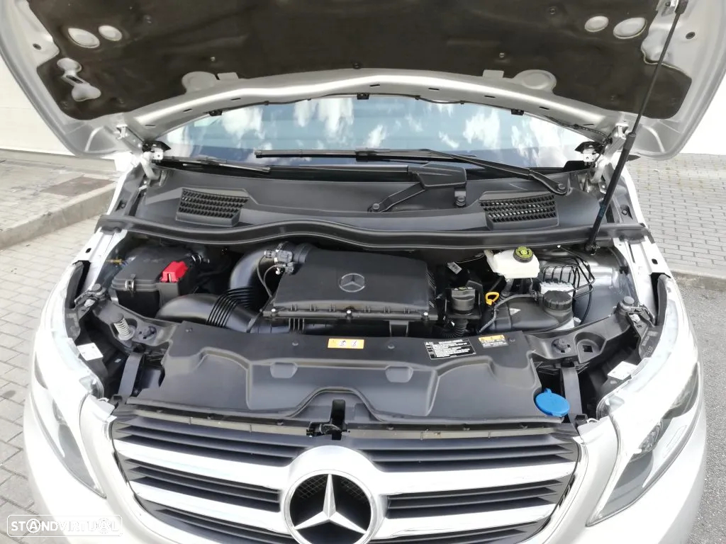 Mercedes-Benz V 220 d Longo Aut. - 42