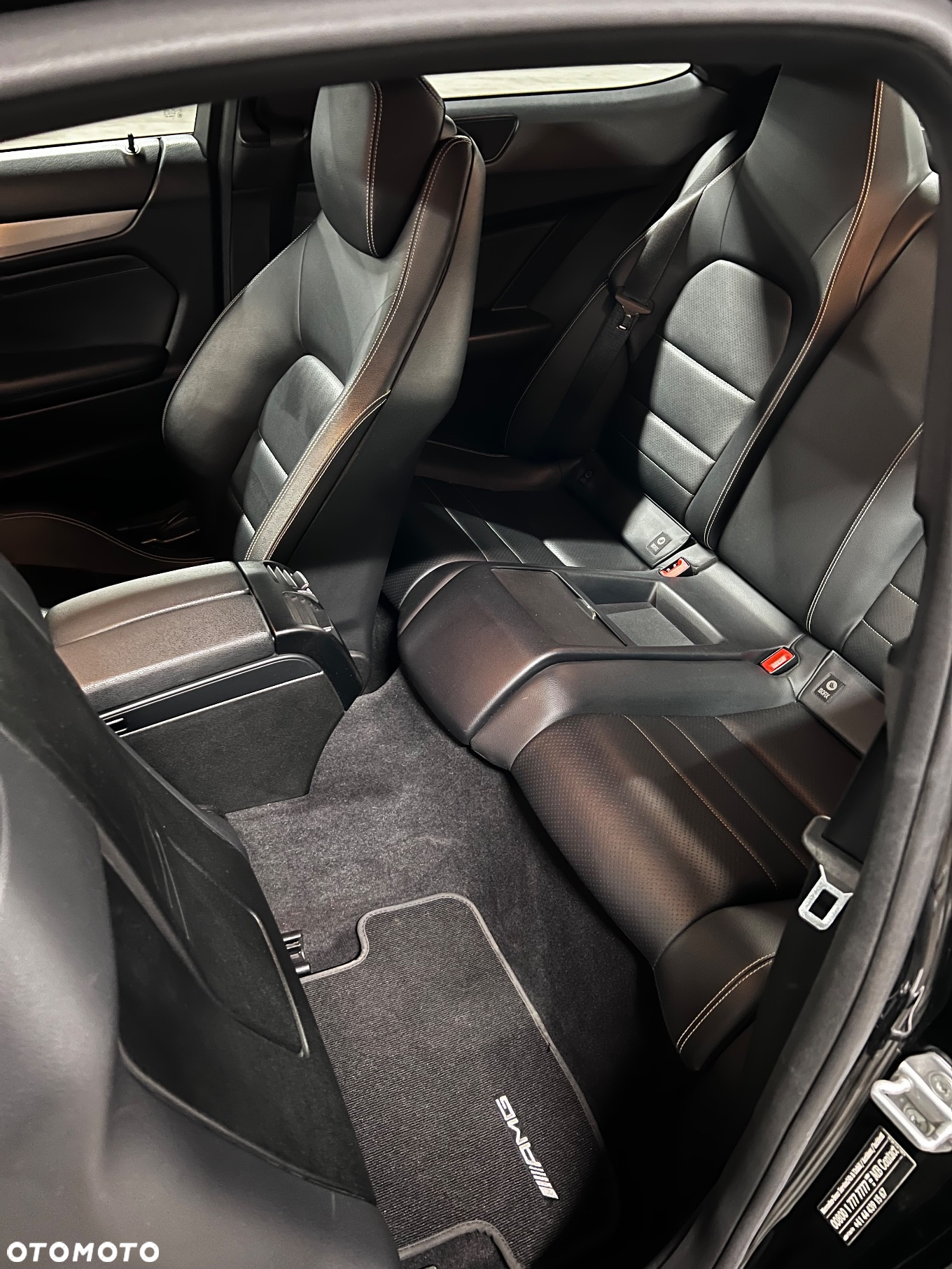 Mercedes-Benz Klasa C 250 CGI BlueEff Sport - 12