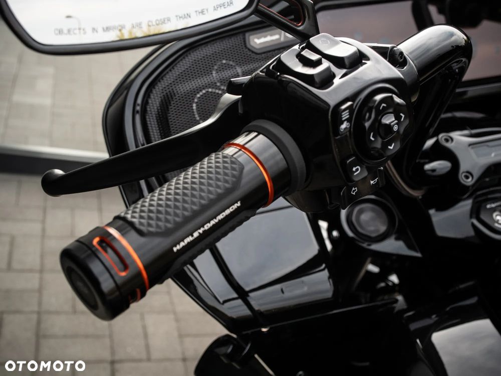 Harley-Davidson Touring Road Glide - 28