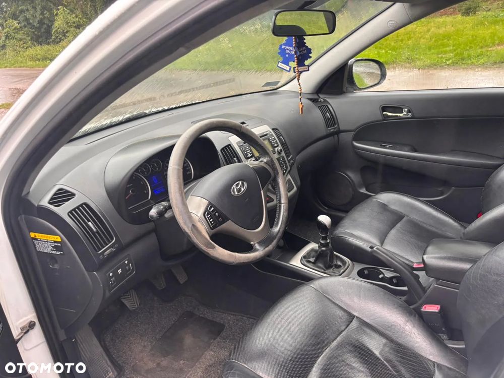 Hyundai i30 2.0 CRDi Premium - 2