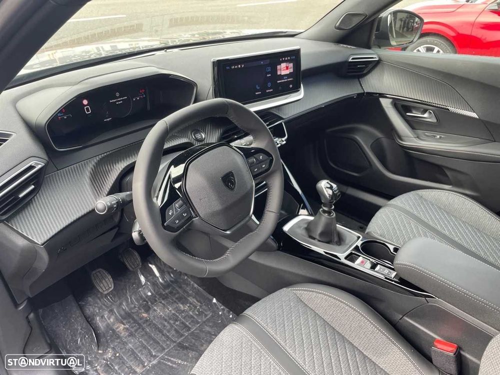 Peugeot 2008 1.2 PureTech Allure - 21