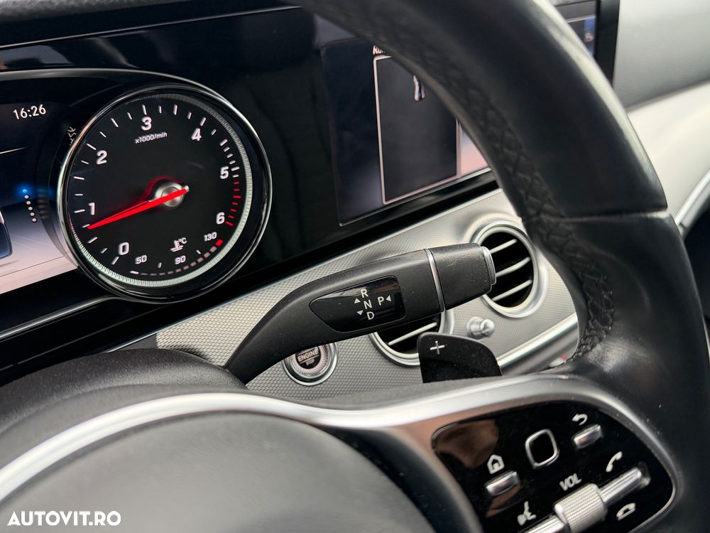 Mercedes-Benz E 220 d 4Matic 9G-TRONIC Avantgarde - 24