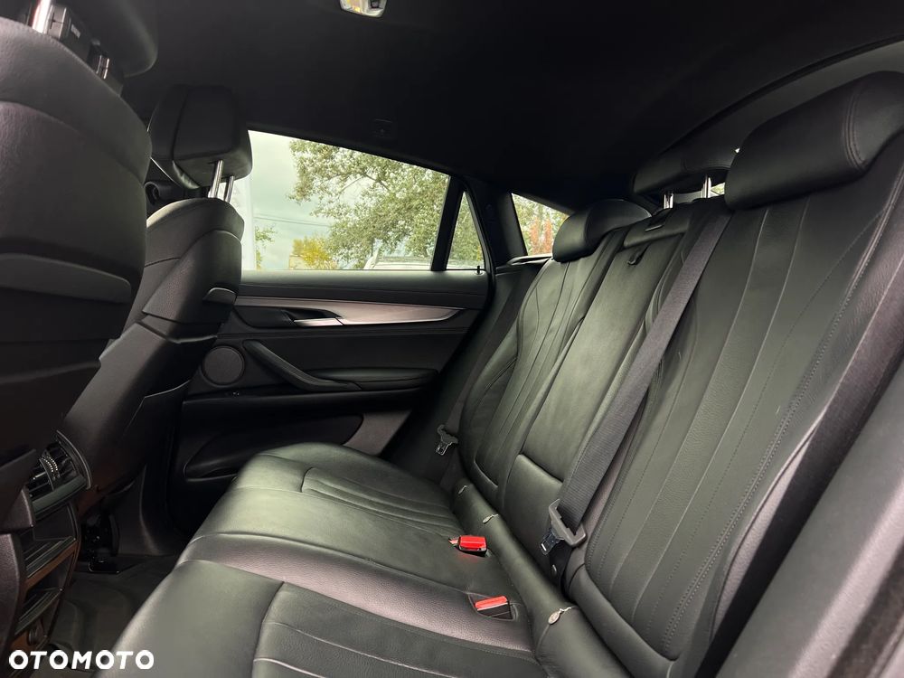 BMW X6 xDrive40d - 33