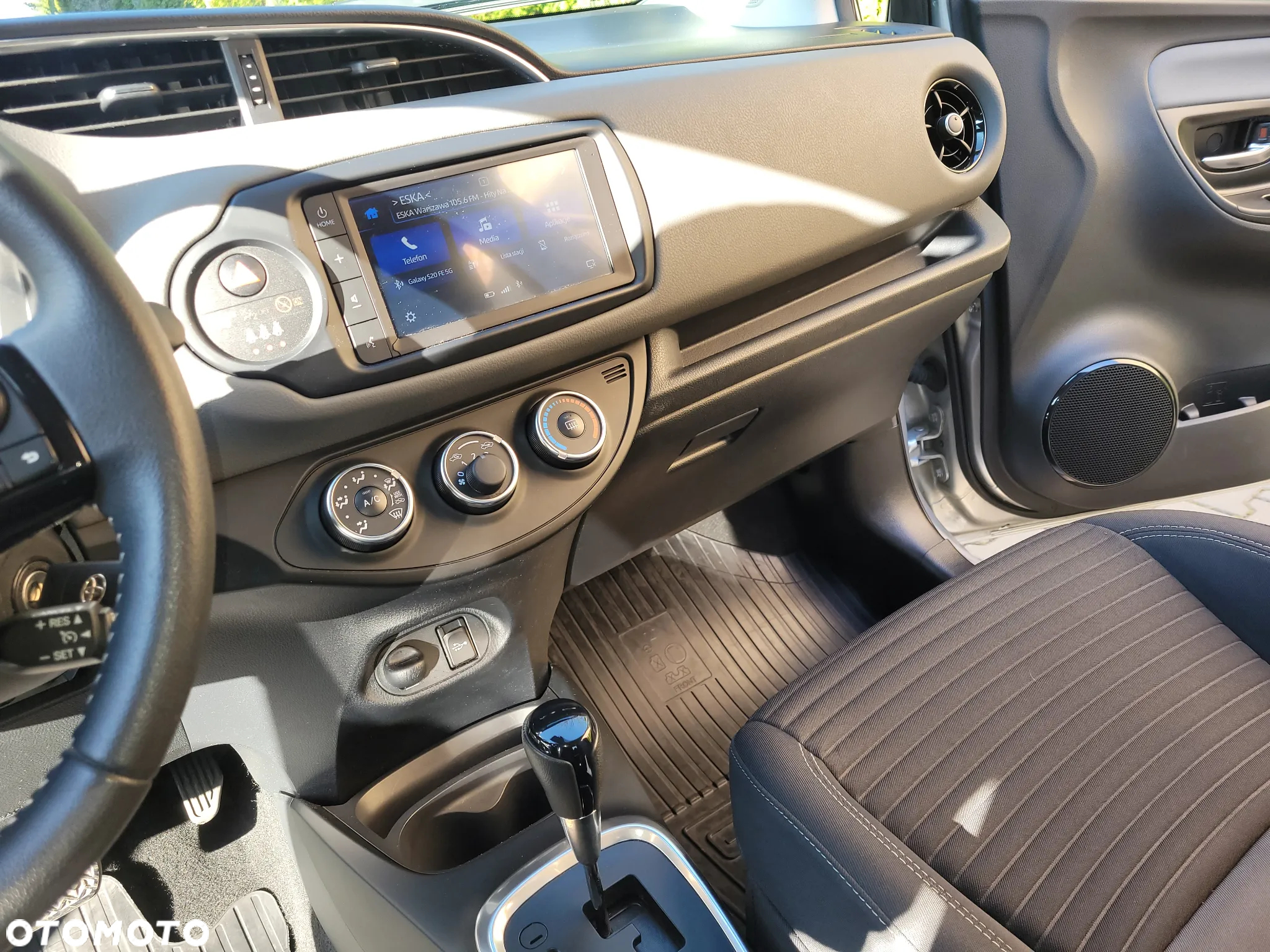 Toyota Yaris 1.5 Premium CVT - 17