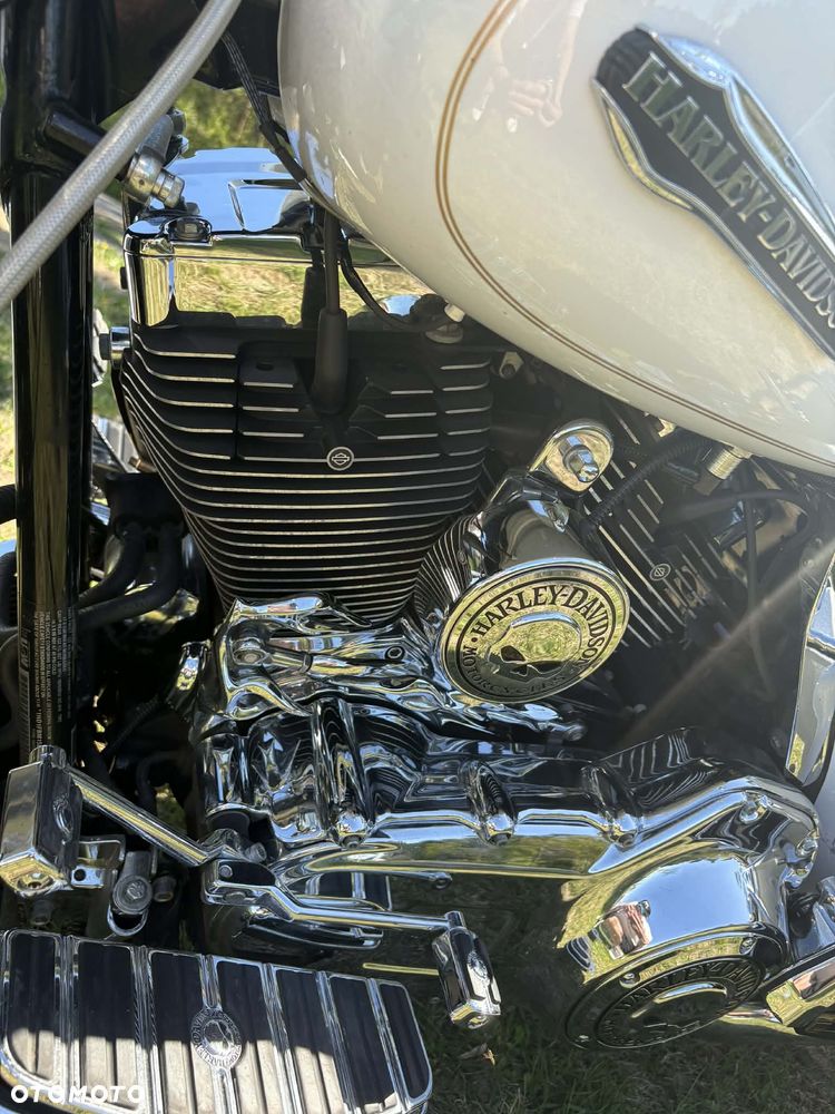 Harley-Davidson Touring Road King - 2