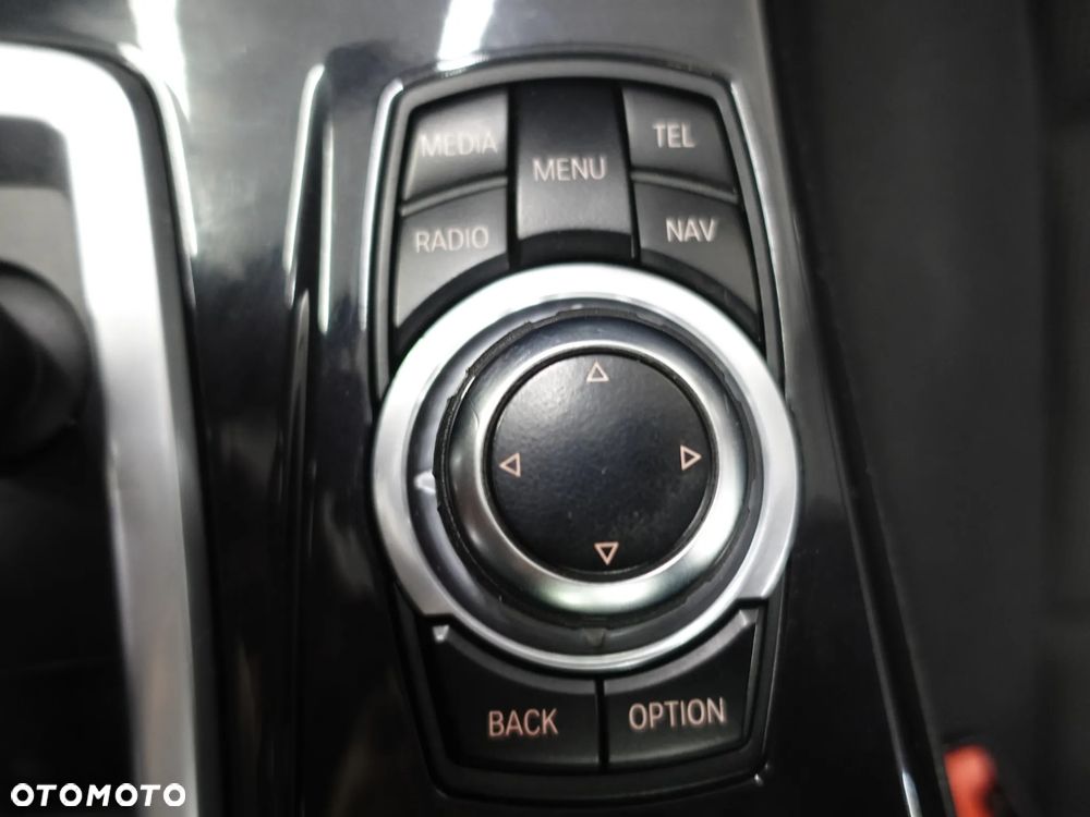 BMW Seria 5 528i - 35