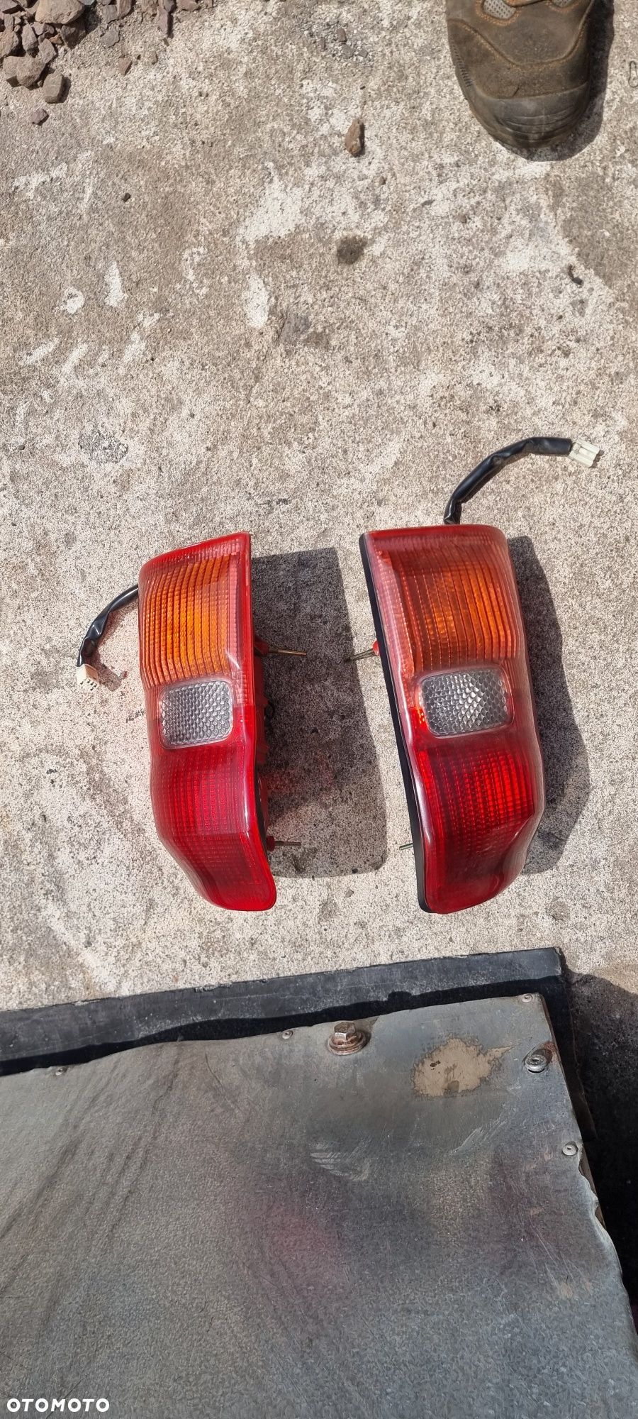 Toyota Rav 4 lampa tył lewa kompletna oryginał europa - 1