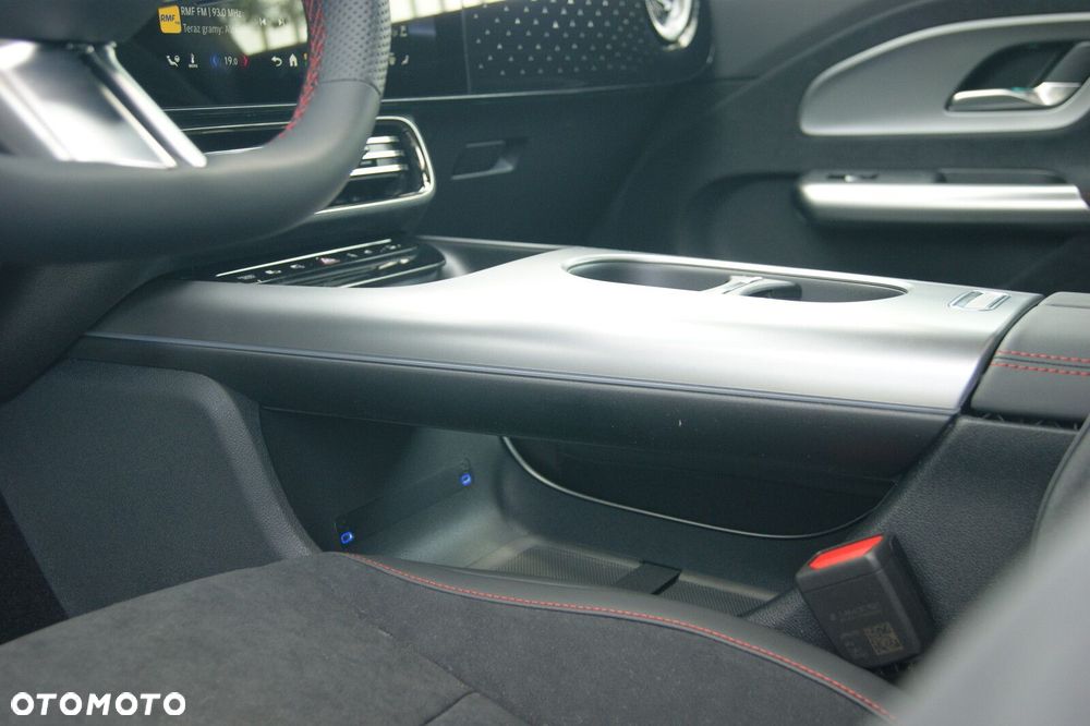 Mercedes-Benz CLA - 13