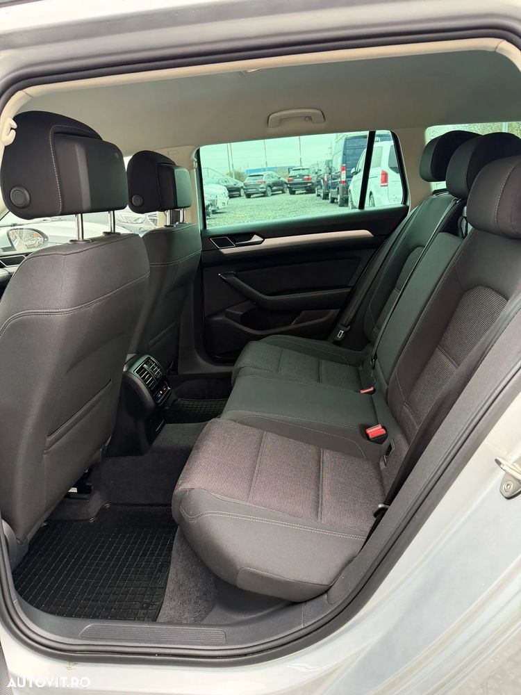 Volkswagen Passat Variant 1.6 TDI SCR DSG Comfortline - 11