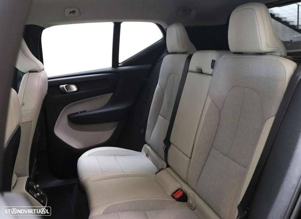 Volvo XC 40 1.5 T3 Tech Edition - 35