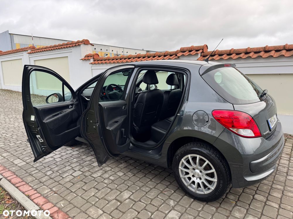 Peugeot 207 - 37
