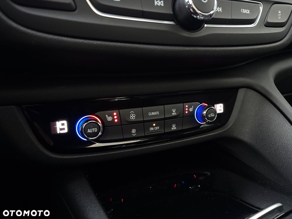 Opel Insignia 2.0 Automatik Ultimate 120 Jahre - 30