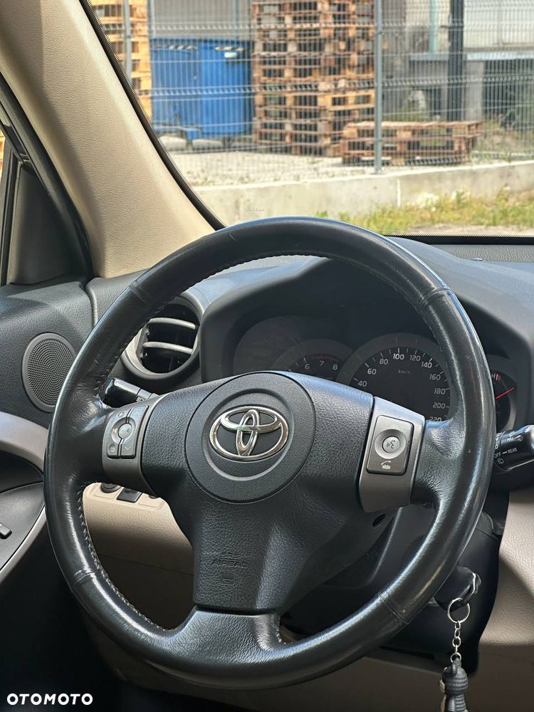 Toyota RAV4 2.0 VVT-i Premium - 10