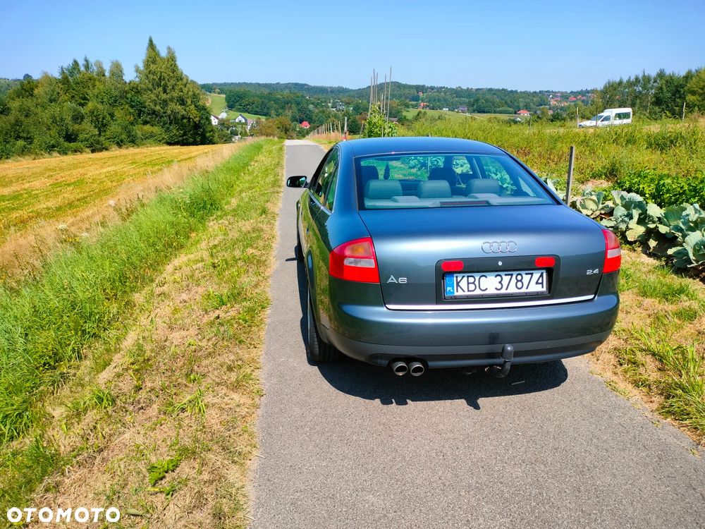 Audi A6 Limousine 2.4 - 8