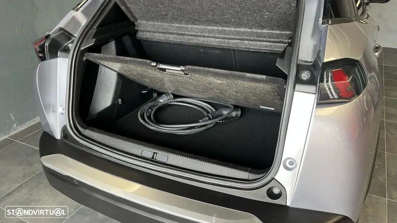Peugeot e-2008 50 kWh Allure - 55