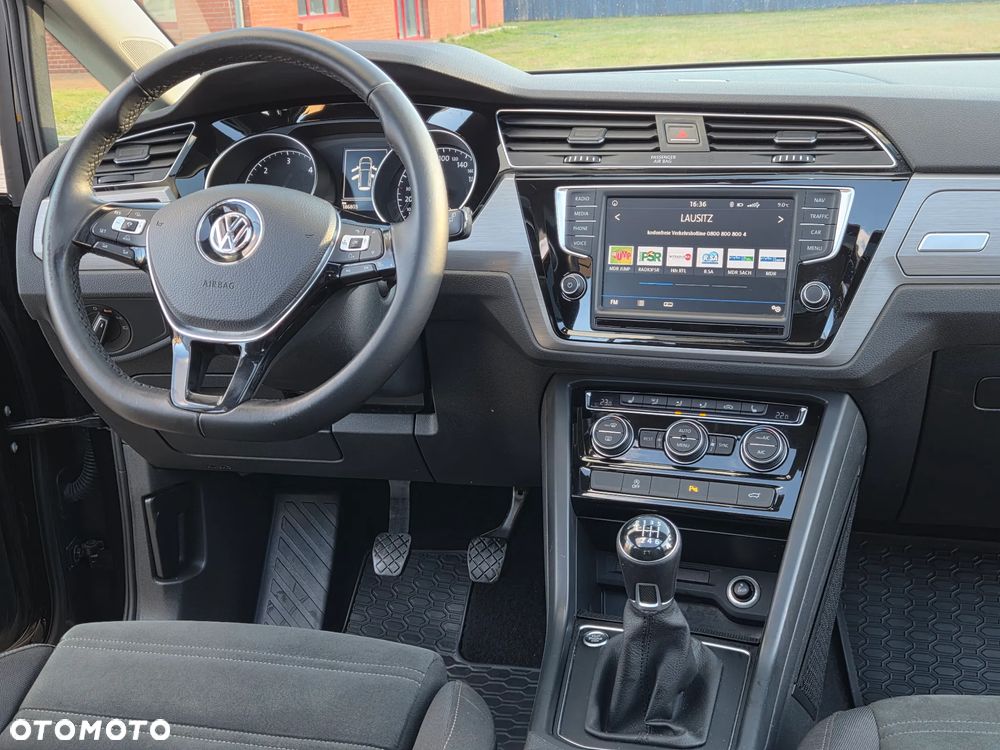 Volkswagen Touran 1.6 TDI SCR (BlueMotion Technology) Comfortline - 22