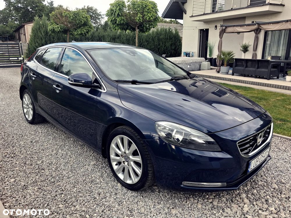 Volvo V40 D2 Momentum - 1