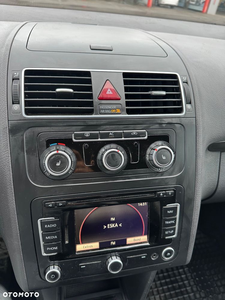 Volkswagen Touran - 6