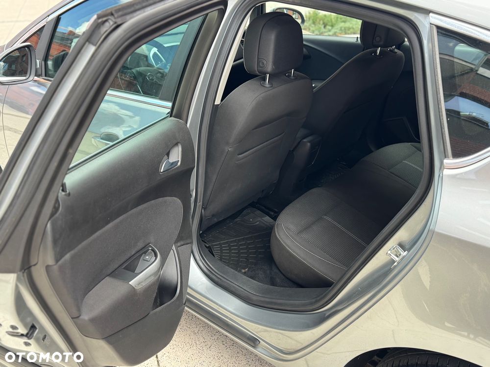 Opel Astra 1.4 T Enjoy - 10