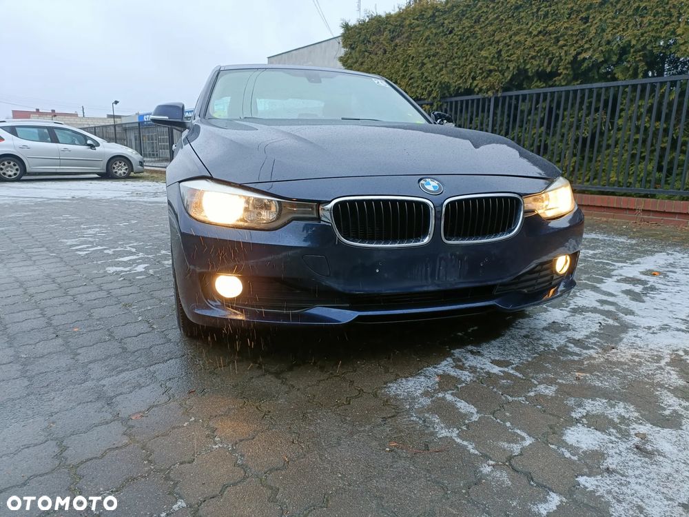 BMW Seria 3 320d Blue Performance Sport Line - 2