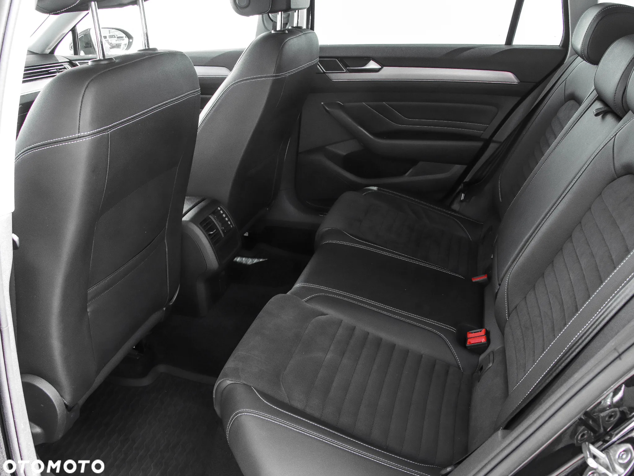 Volkswagen Passat 2.0 TDI Elegance DSG - 11
