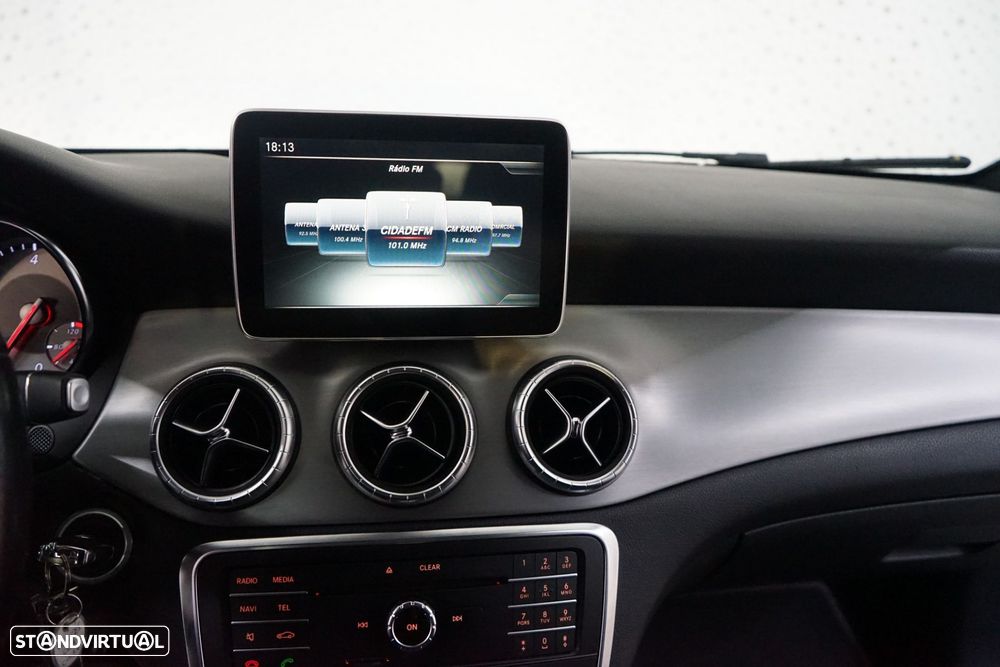 Mercedes-Benz CLA 220 - 25